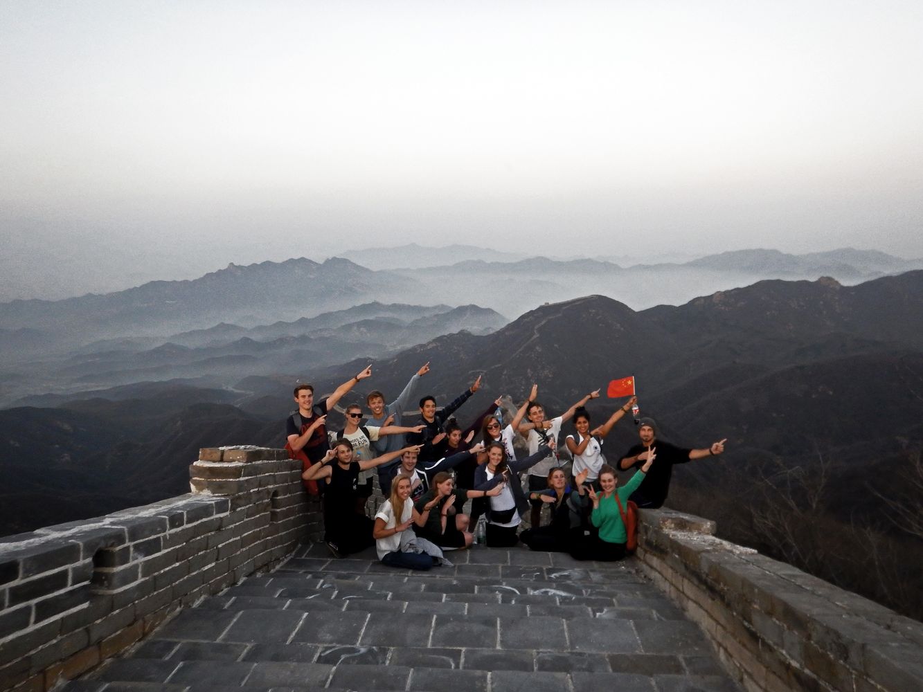 Backpacker-Gruppe auf chinesischer Mauer