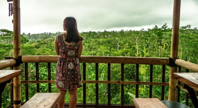 Backpackerin in Indonesien